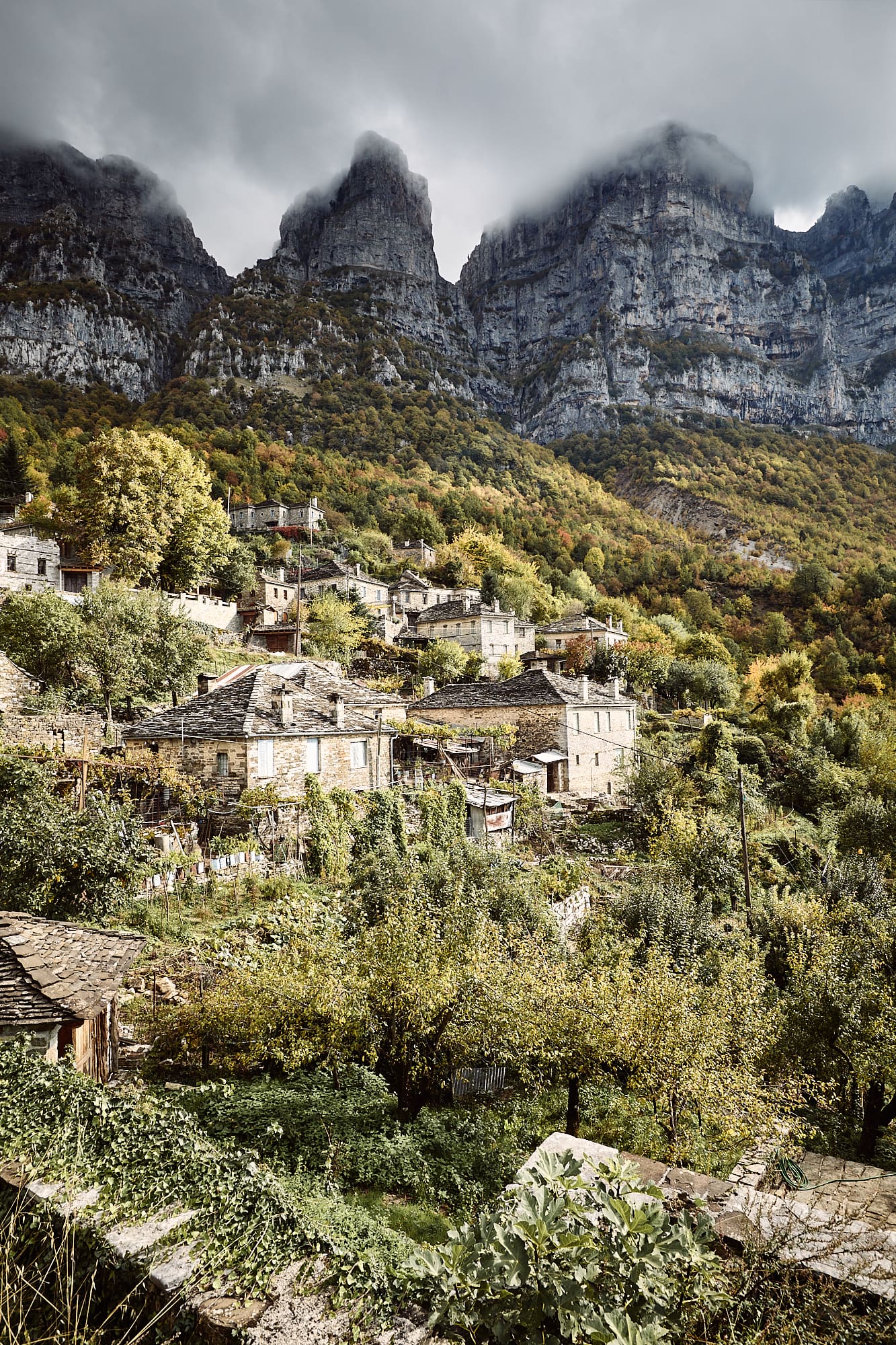 Le village de Mikro Papingo et les Tours d'Astraka