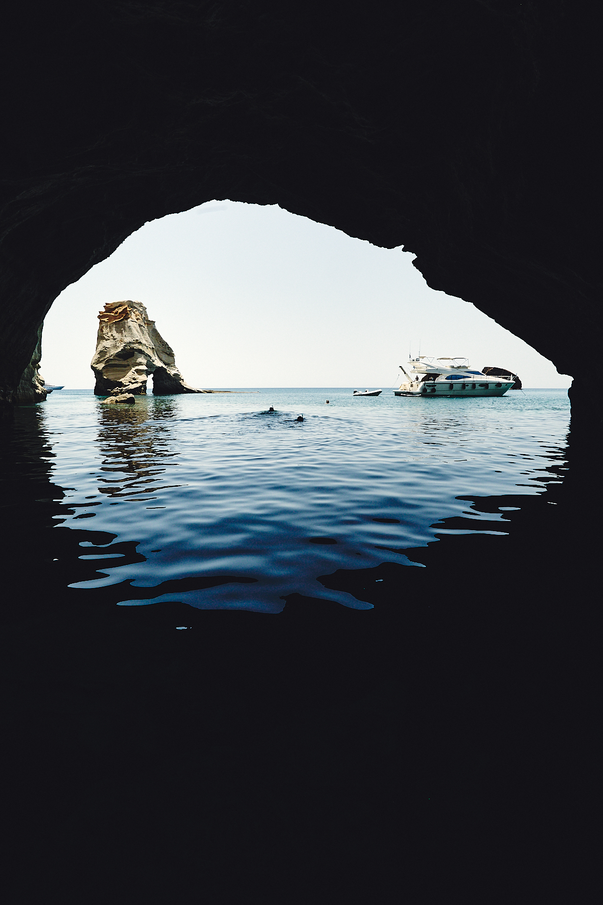 Grotte marine à Sarakiniko