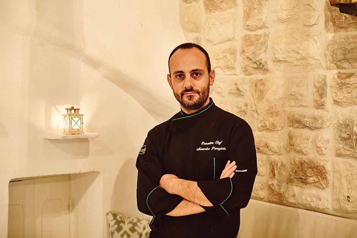 Le chef Panayotis Menardos, restaurant M-Eating, Mykonos, Grèce. 