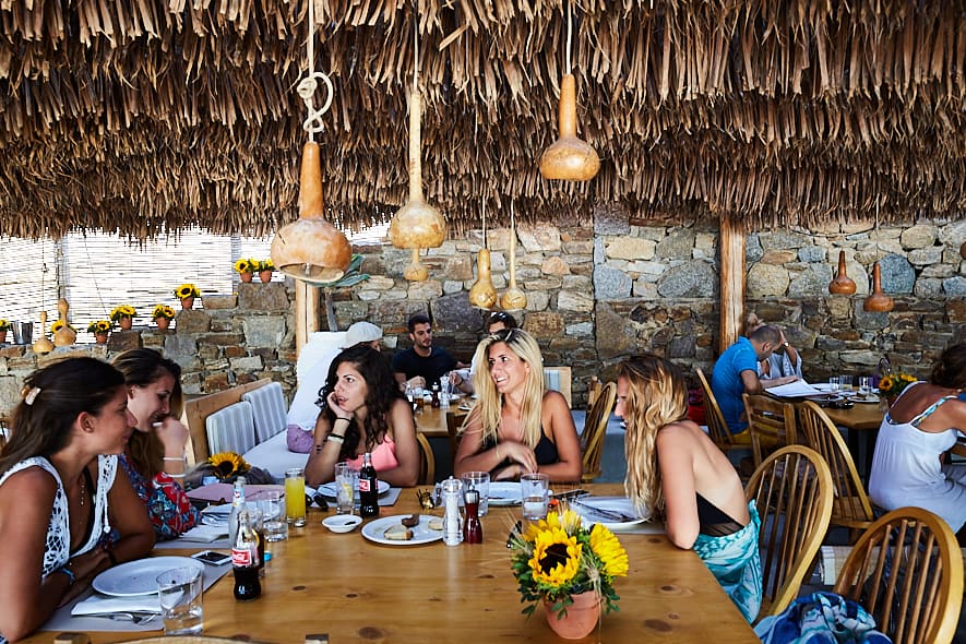 . Beach Bar Alemagou à Mykonos, Grèce