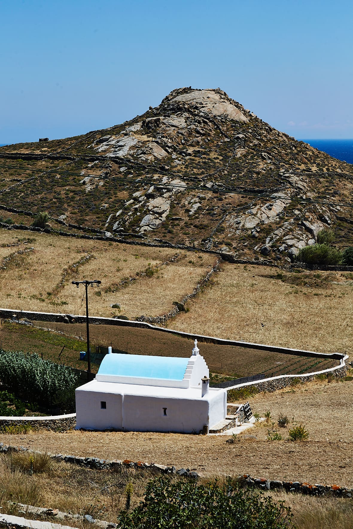 Chapelle dans la campagne, Cyclades, Grèce