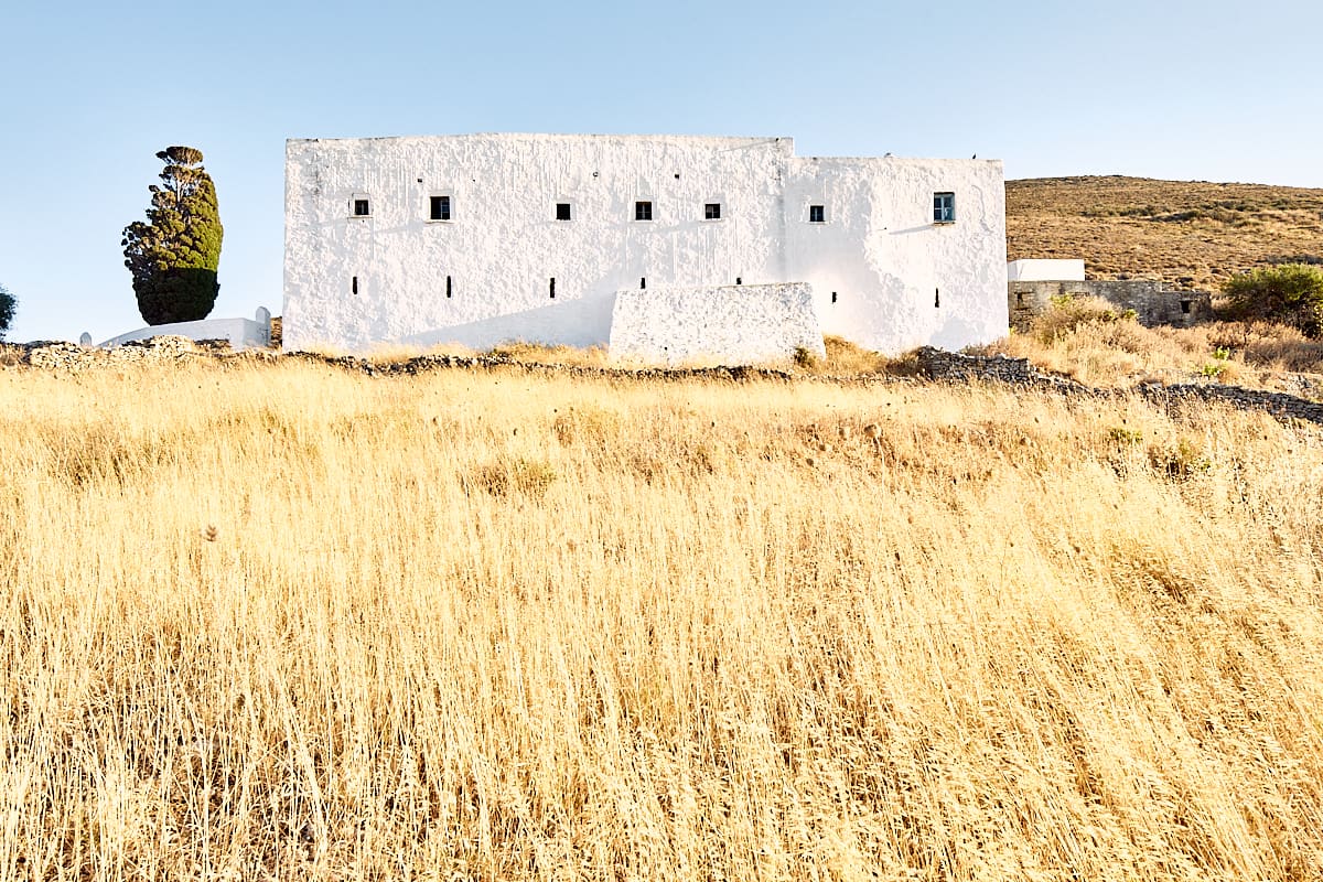 Paros | Le monastère des Taxiarches, près de Naoussa