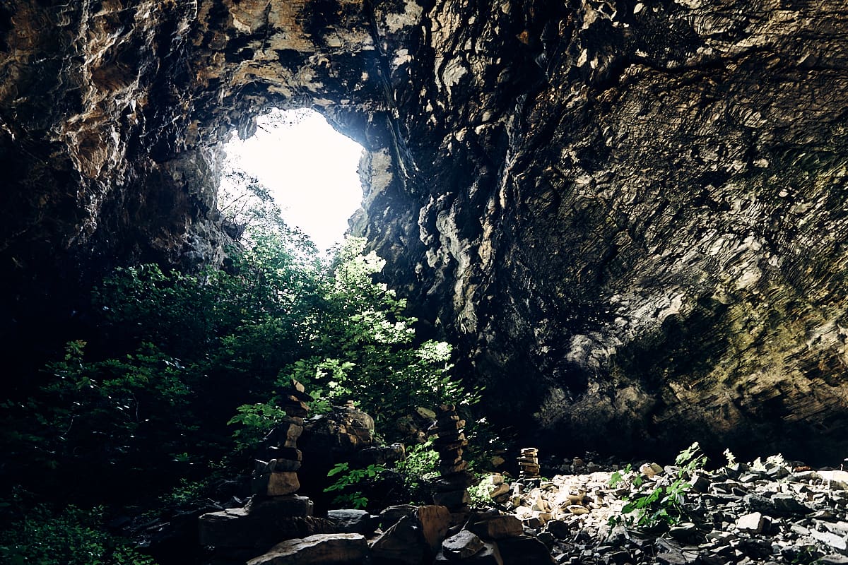 Pélion | Grotte non loin de Lafkos.