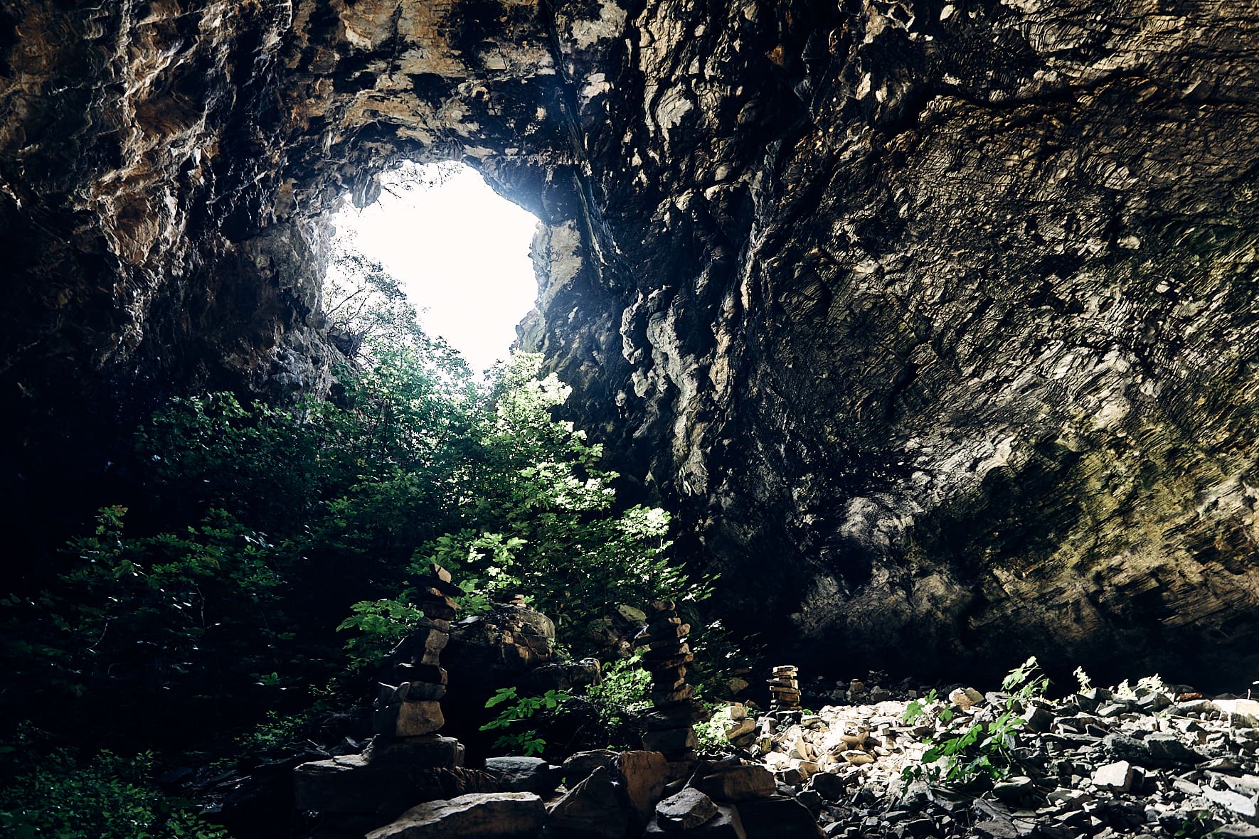Grotte non loin de Lafkos, Pélion, Grèce