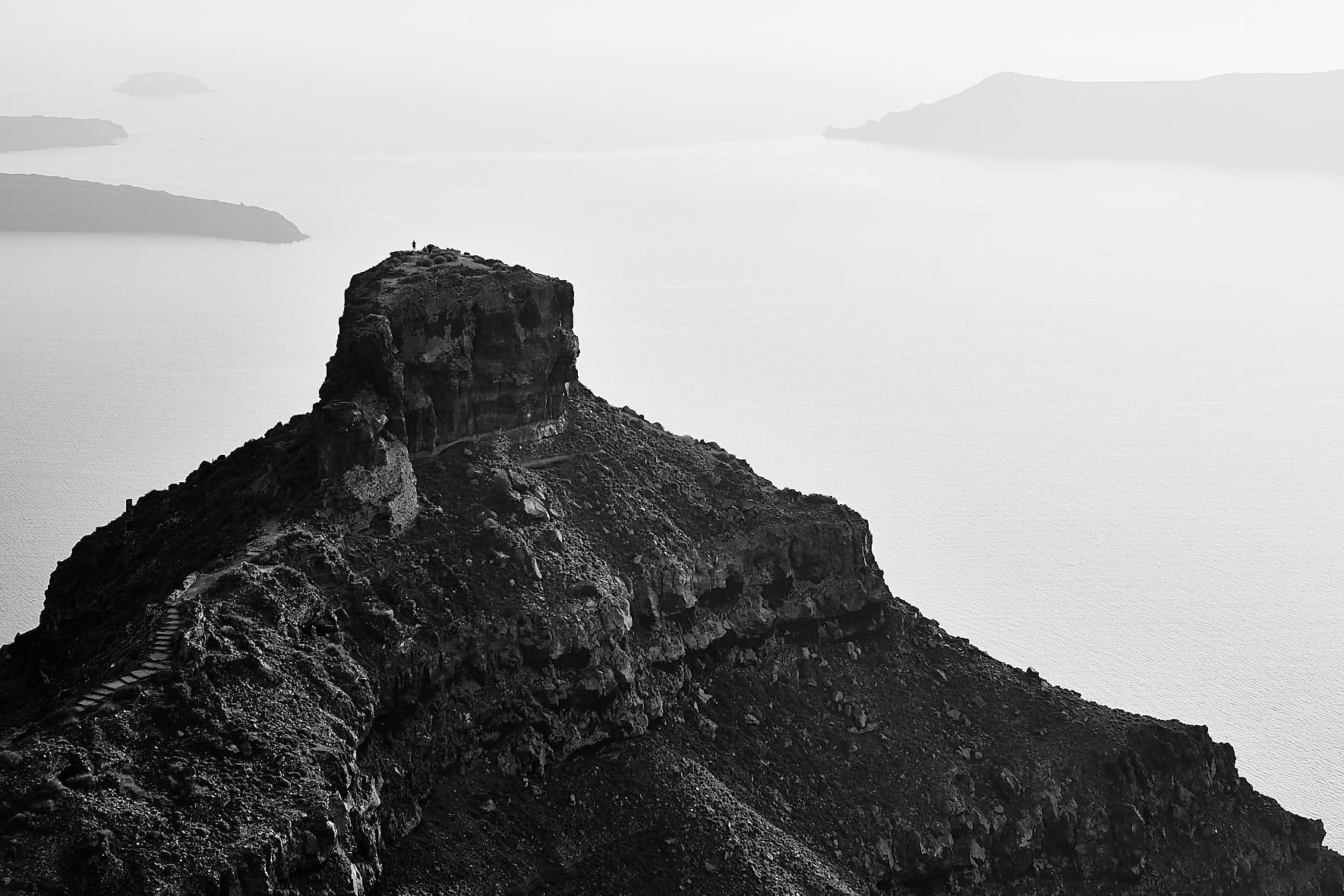 Le rocher de Skaros à Imérovigli, Santorin, Grèce